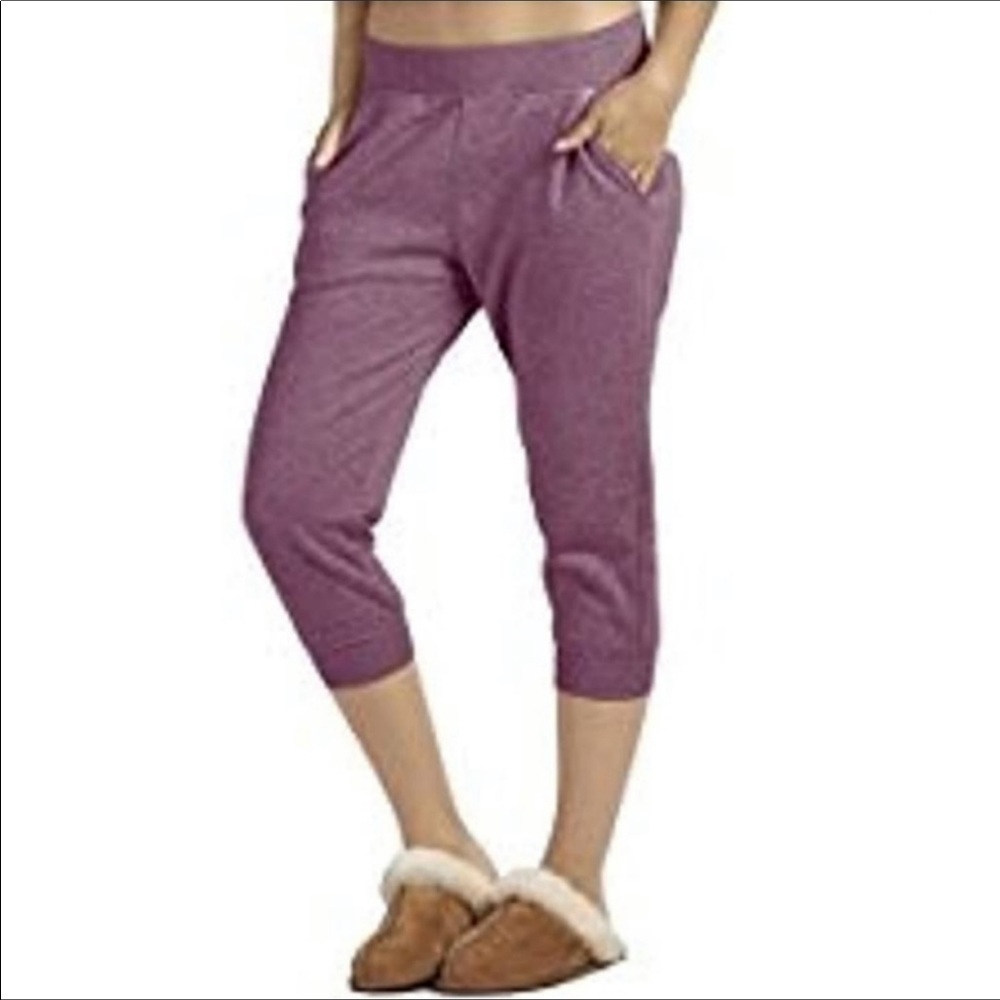 NEW LISTING‼️UGG Cropped Joggers Sweats NW…